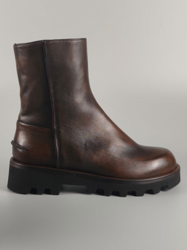 Tronchetto nappa glove cuir con sfumature nere