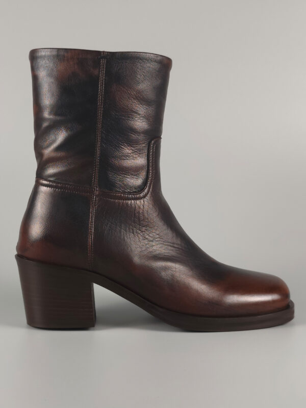 Tronchetto nappa glove con sfumature nere